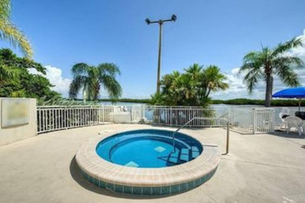 Sea Breeze, Studio 510, Beach Steps Away!+Pool+Wifi رسكن المظهر الخارجي الصورة